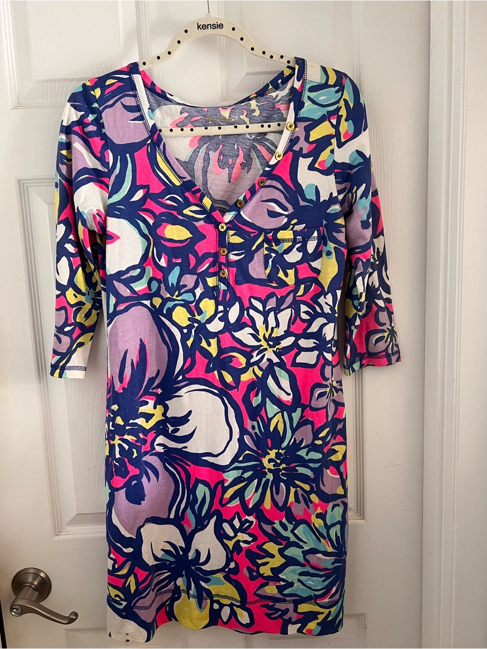 GC Lilly Pulitzer Bright Floral V-Neck Shift Dress - Medium